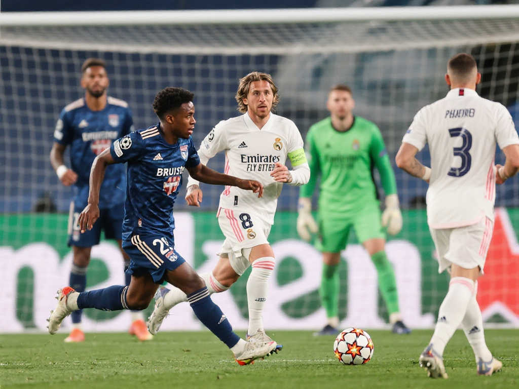 强米兰的防 强米兰的防